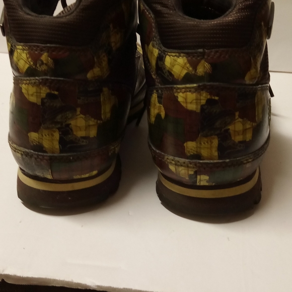 Timberland Ankle Boots Mens Leather Green & Yellow Graphic Design Emboss Sz 8.5M - Picture 10 of 12